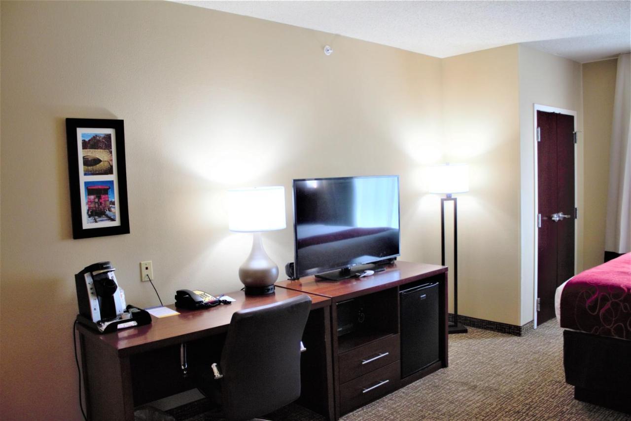Comfort Suites Huntersville Near Lake Norman Exterior foto